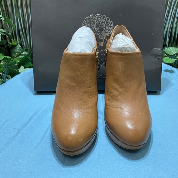 COPY - Vince Camuto Women's Elvin Bootie Ankle Boot/ Excellent Condition - Picture 3 of 6